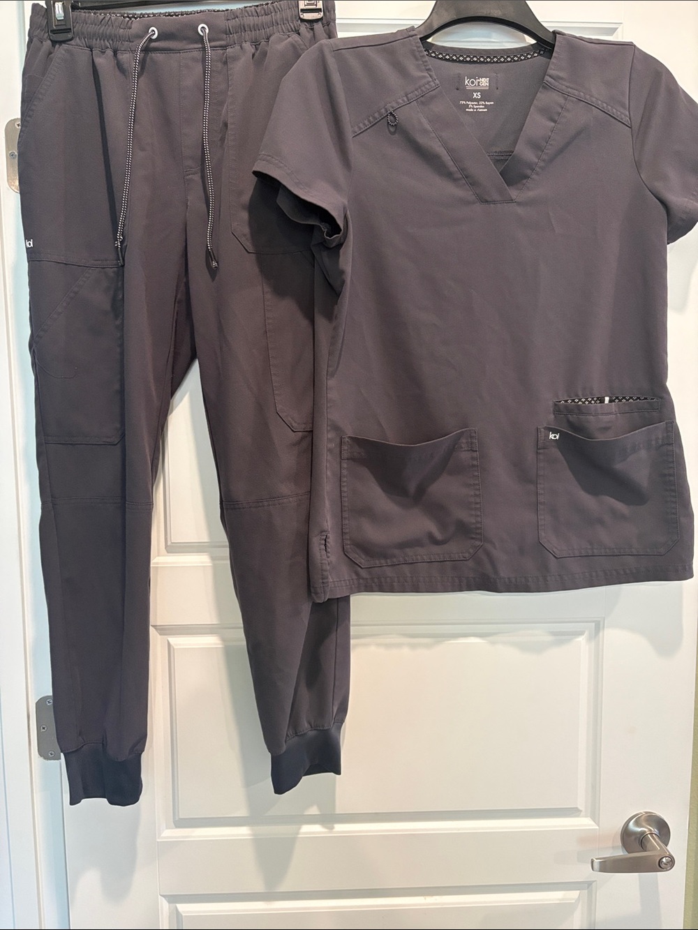 koi Women's Jogger Scrub Set